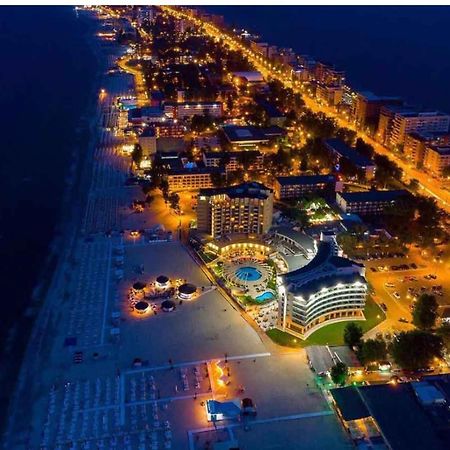 Mamaia Central Apartments ภายนอก รูปภาพ